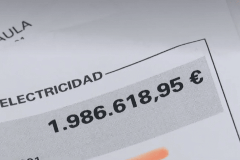 Una mujer recibe una factura de la luz de 2 millones de euros